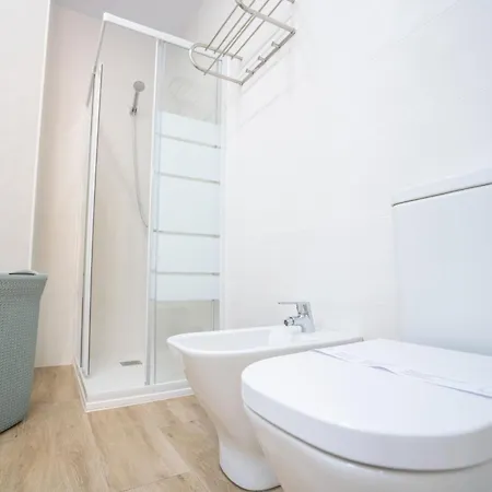 Orlando 85 Complex - Single Bedroom * Адехе